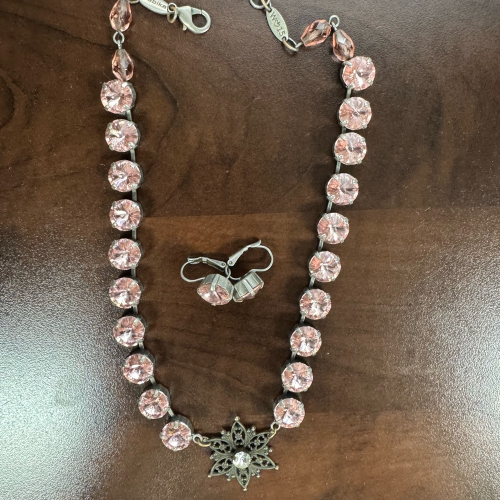 Sabika Elegant Pink Crystal Necklace with Star Pendant and earrings pale pink.